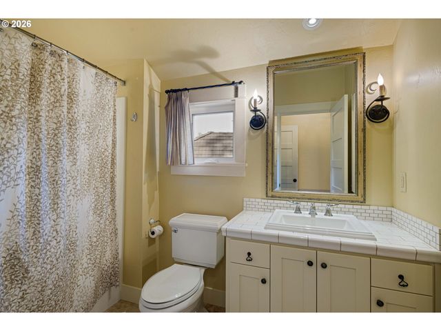 85789 LORANE Hwy, Eugene, OR 97405