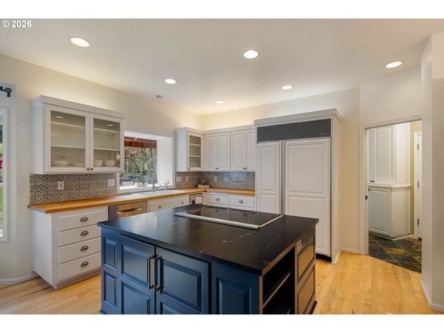 85789 LORANE Hwy, Eugene, OR 97405