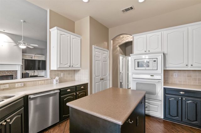 1501 Oakhollow Drive, Corinth, TX 76210