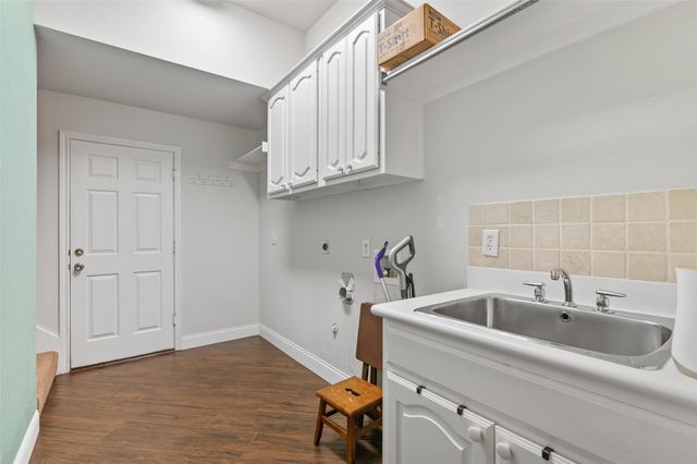 1501 Oakhollow Drive, Corinth, TX 76210