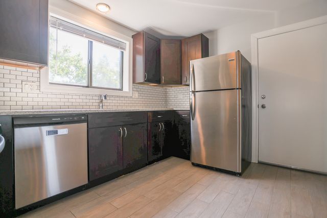 6807 N Ridge Boulevard G1, Chicago, IL 60645