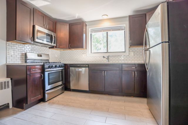 6807 N Ridge Boulevard G1, Chicago, IL 60645