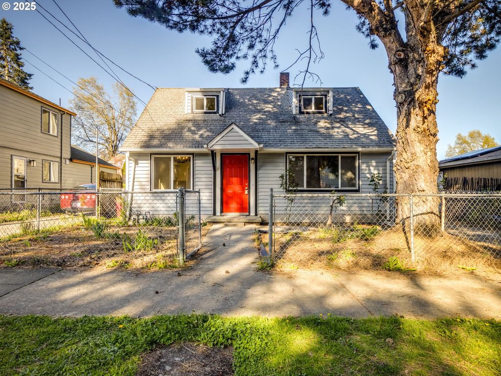 3033 Se 85TH Ave, Portland, OR 97266