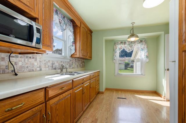 833 N BUCHANAN STREET, Green Bay, WI 54303