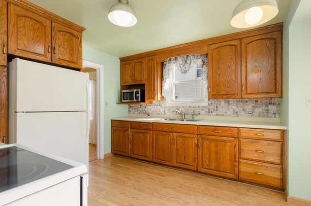 833 N BUCHANAN STREET, Green Bay, WI 54303