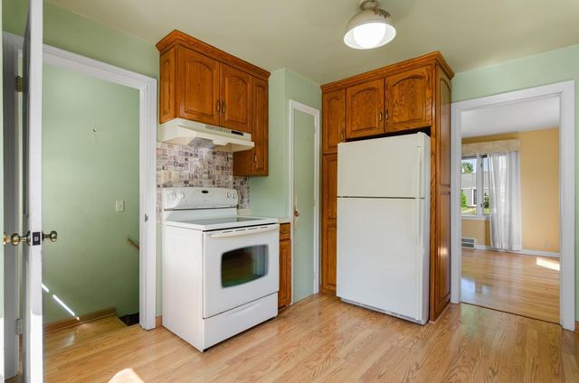 833 N BUCHANAN STREET, Green Bay, WI 54303