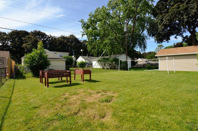 833 N BUCHANAN STREET, Green Bay, WI 54303