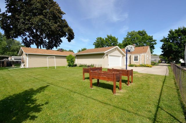 833 N BUCHANAN STREET, Green Bay, WI 54303