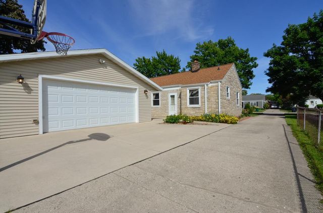 833 N BUCHANAN STREET, Green Bay, WI 54303