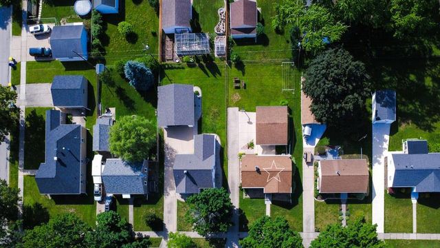 833 N BUCHANAN STREET, Green Bay, WI 54303