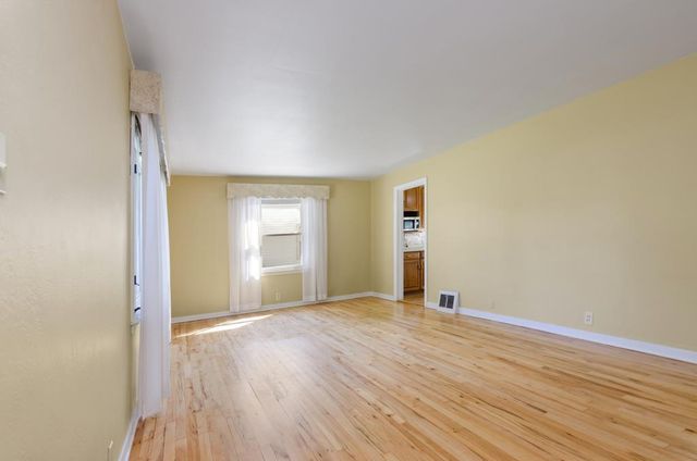 833 N BUCHANAN STREET, Green Bay, WI 54303