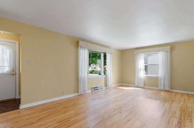 833 N BUCHANAN STREET, Green Bay, WI 54303