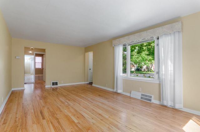 833 N BUCHANAN STREET, Green Bay, WI 54303