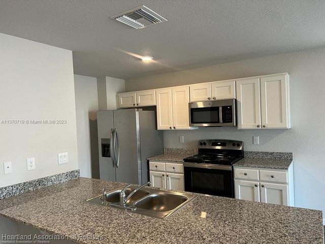 1452 Stone Ridge Circle, Sebring, FL 33870