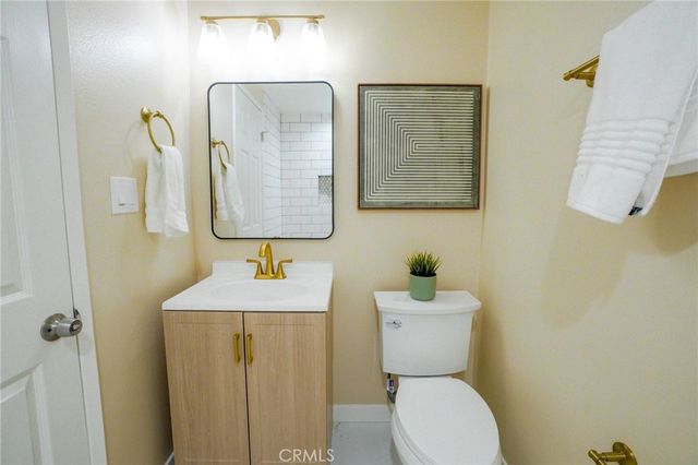 2403 E Romneya, Anaheim, CA 92806