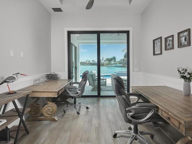 999 Spruce CT, Marco Island, FL 34145