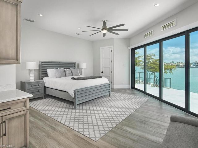 999 Spruce CT, Marco Island, FL 34145