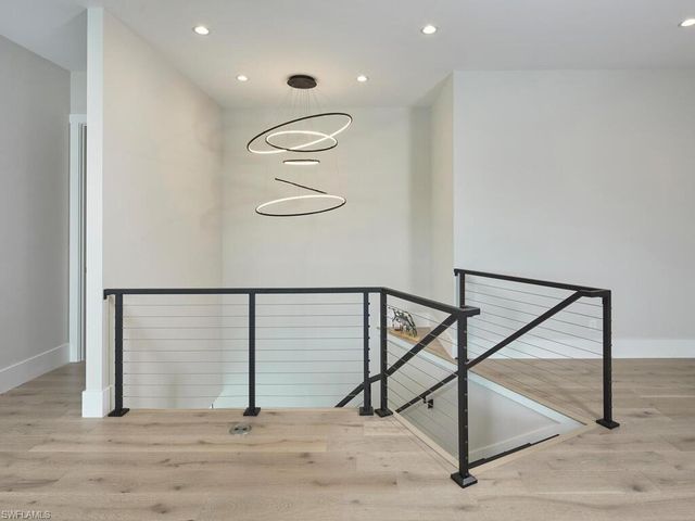 999 Spruce CT, Marco Island, FL 34145