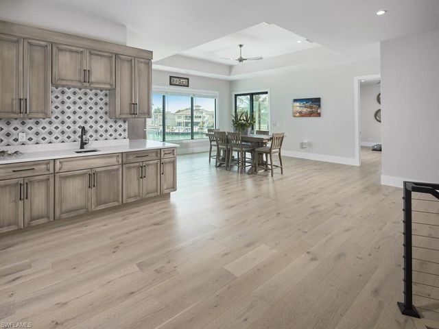 999 Spruce CT, Marco Island, FL 34145