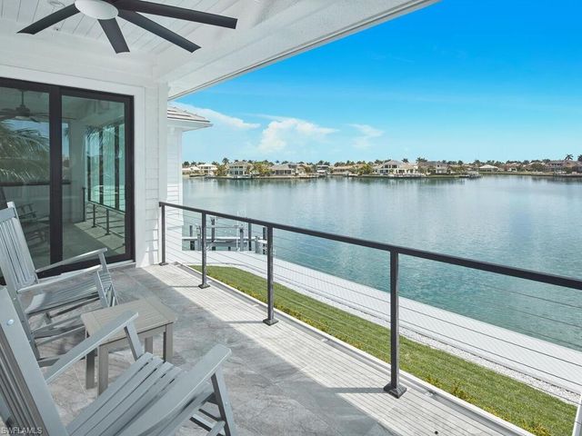 999 Spruce CT, Marco Island, FL 34145