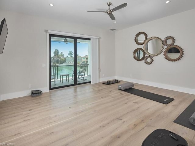 999 Spruce CT, Marco Island, FL 34145