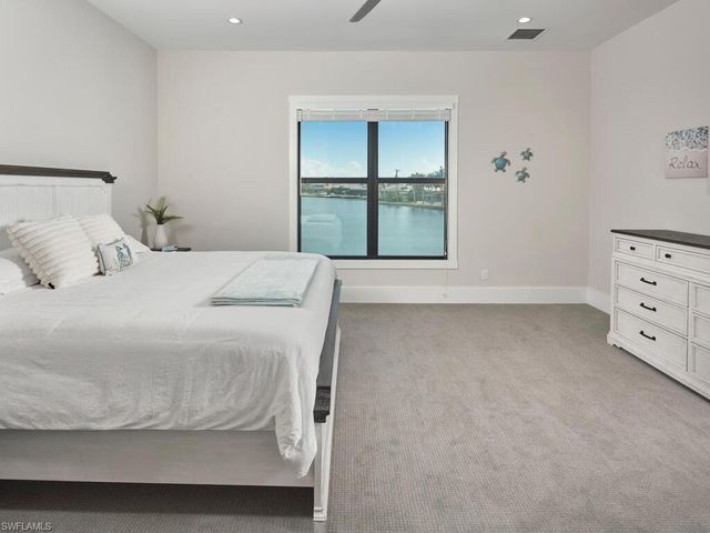 999 Spruce CT, Marco Island, FL 34145