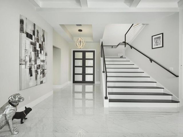 999 Spruce CT, Marco Island, FL 34145