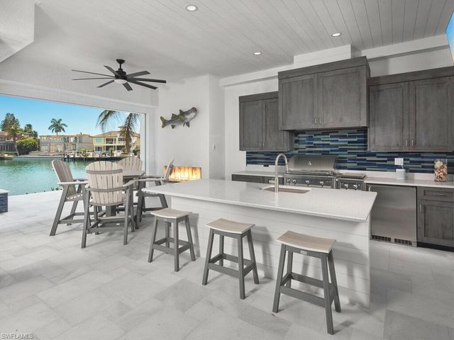 999 Spruce CT, Marco Island, FL 34145