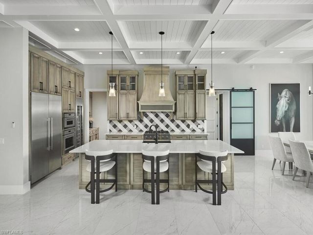 999 Spruce CT, Marco Island, FL 34145