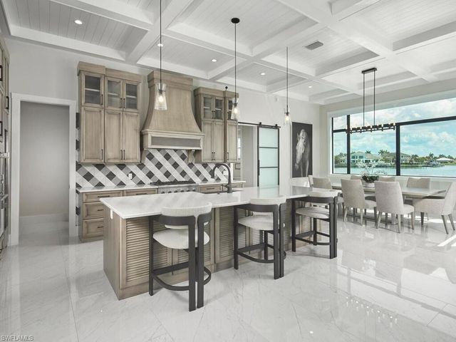 999 Spruce CT, Marco Island, FL 34145