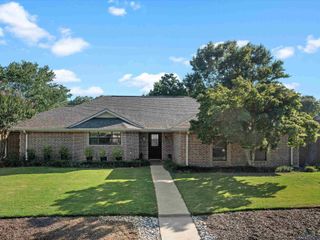 1001 Richmond Dr, Marshall, TX 75672