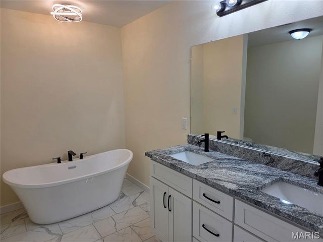 15 Concorde Court, Benton, MO 63736