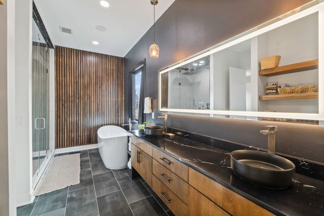 320 N 36th Street, Cumming, IA 50061