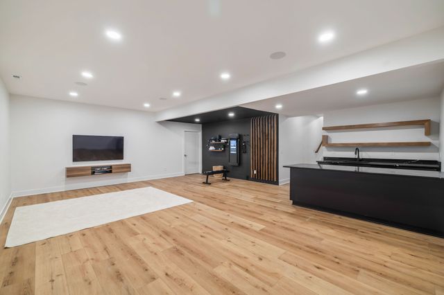 320 N 36th Street, Cumming, IA 50061