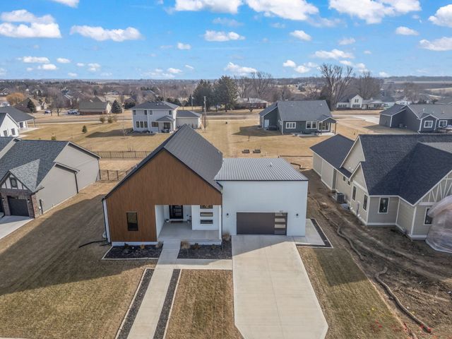 320 N 36th Street, Cumming, IA 50061