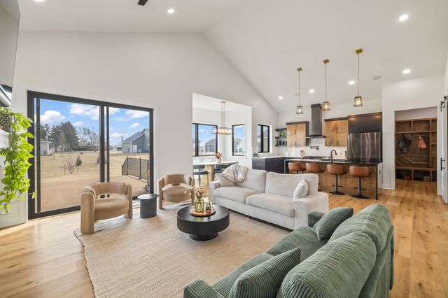 320 N 36th Street, Cumming, IA 50061