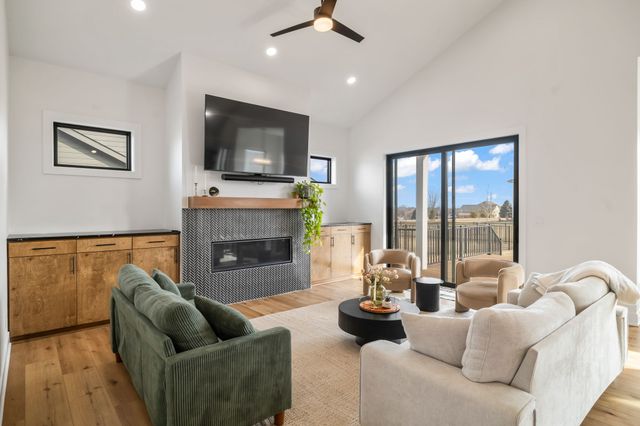 320 N 36th Street, Cumming, IA 50061