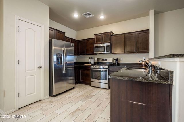 3031 San Lorenzo Avenue, Las Cruces, NM 88007
