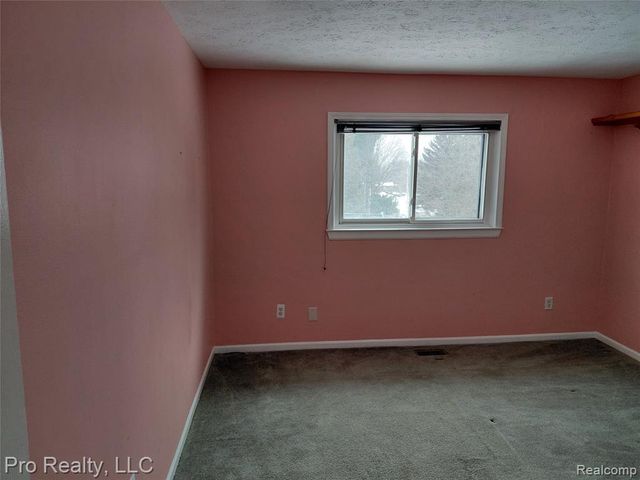 8445 Crestshire Drive, Ypsilanti, MI 48197