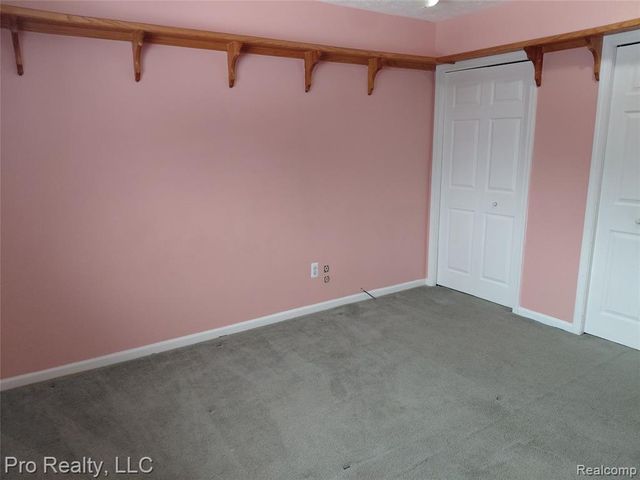 8445 Crestshire Drive, Ypsilanti, MI 48197