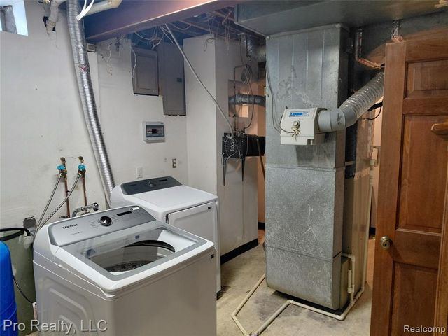 8445 Crestshire Drive, Ypsilanti, MI 48197