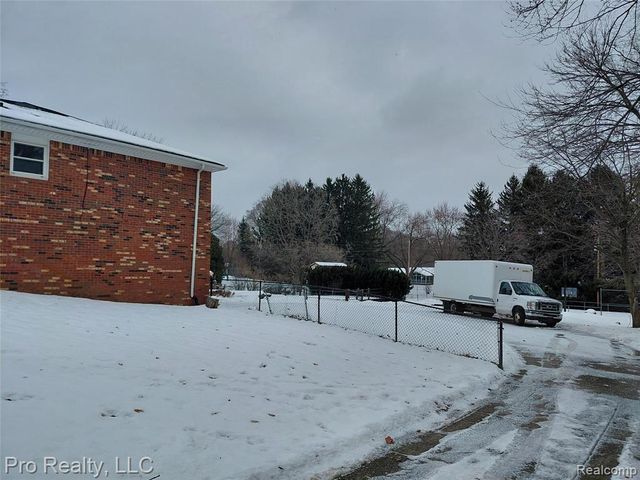 8445 Crestshire Drive, Ypsilanti, MI 48197