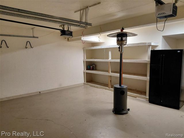 8445 Crestshire Drive, Ypsilanti, MI 48197