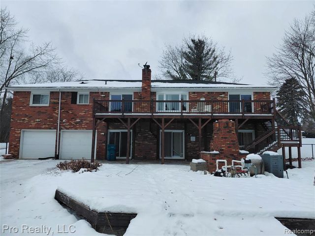 8445 Crestshire Drive, Ypsilanti, MI 48197