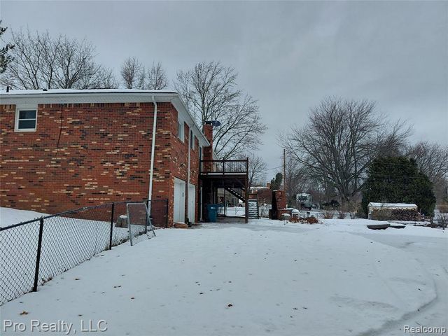 8445 Crestshire Drive, Ypsilanti, MI 48197