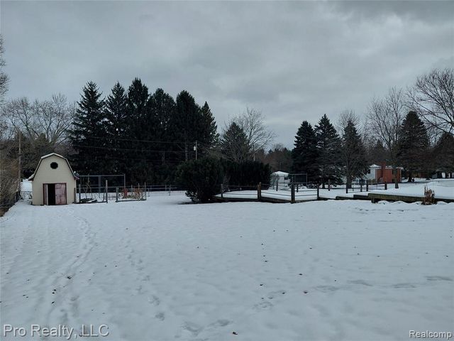 8445 Crestshire Drive, Ypsilanti, MI 48197