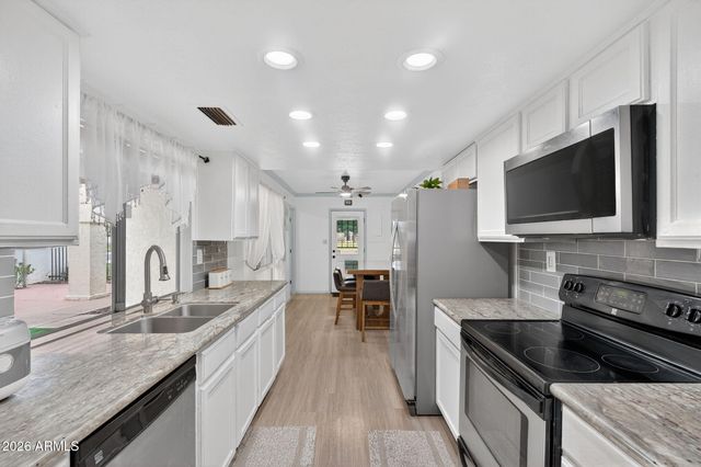 6824 N 29TH Lane, Phoenix, AZ 85017