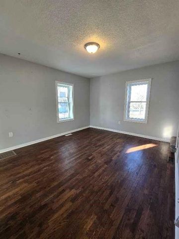 313 E Kay Street, Lansing, KS 66043