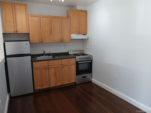 666 Willis Avenue, Williston Park, NY 11596