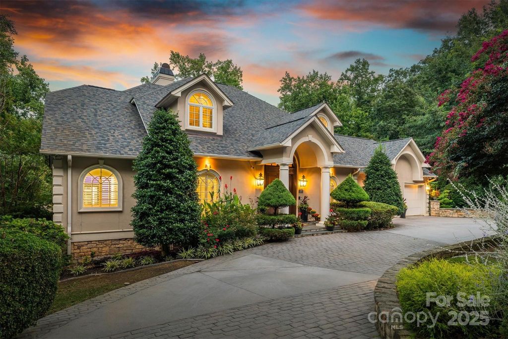 1779 8th Street Drive NW, Hickory, NC 28601